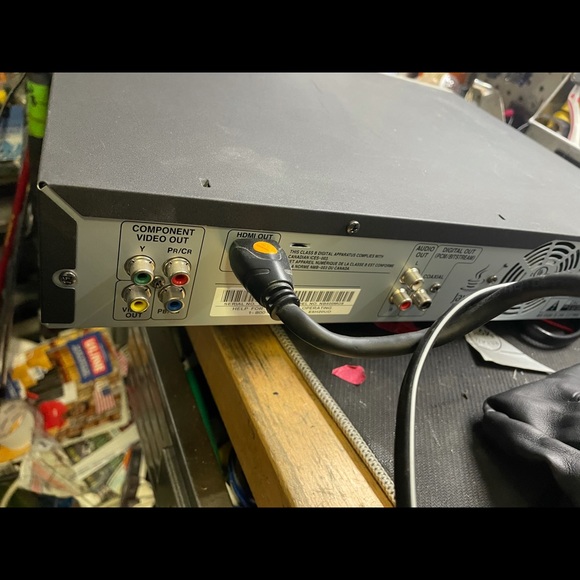 Blu-ray player by Magnavox - Picture 11 of 12